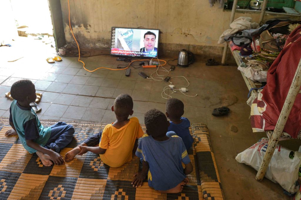 أطفال سودانيون نازحون