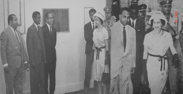الملكة في كلية الفنون الجميلة