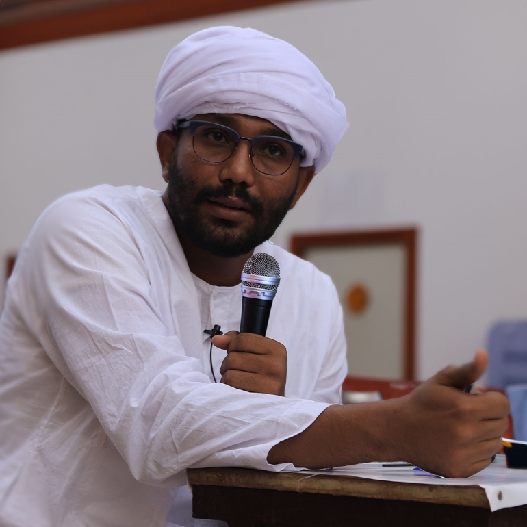 مدير مركز "مناظير جديدة" معمر موسى محمد