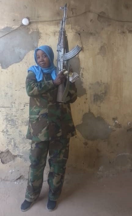 مقاتلة سودانية