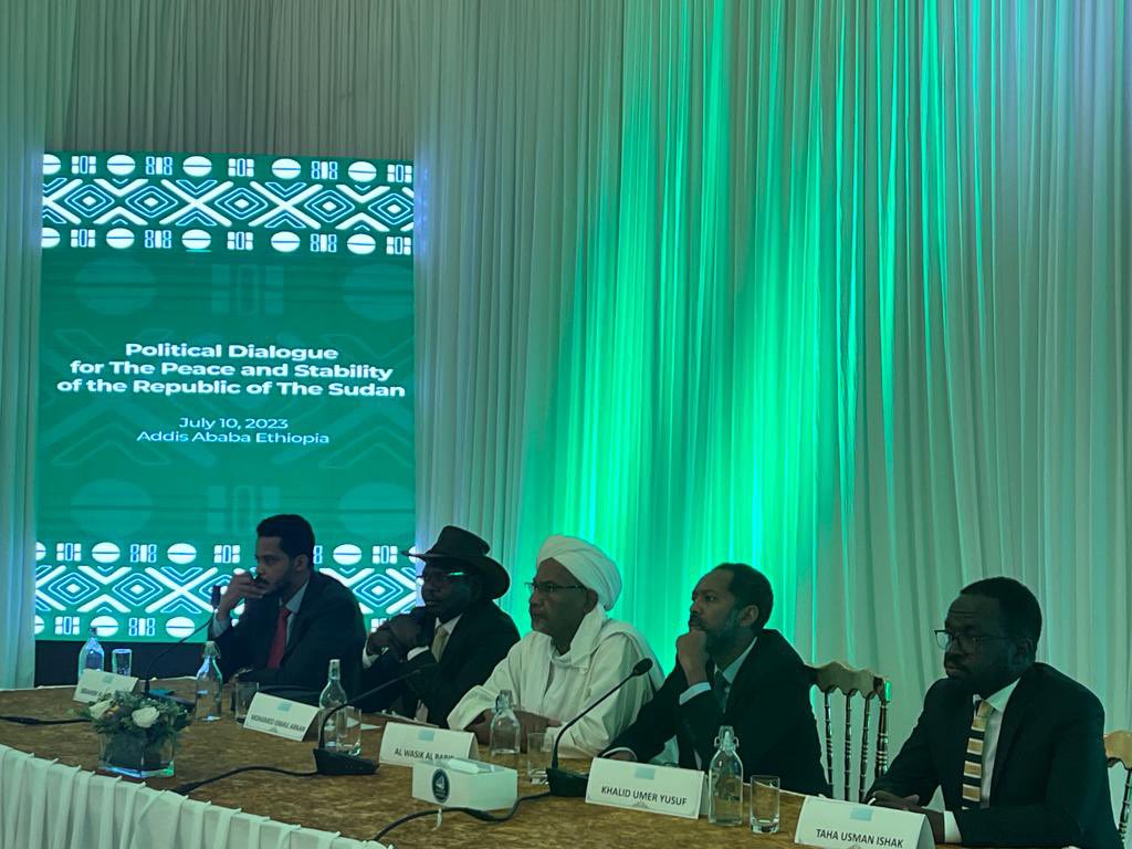 جانب من وفد القوى المدنية السودانية التي شاركت في الاجتماع في أديس أبابا (IGAD)
