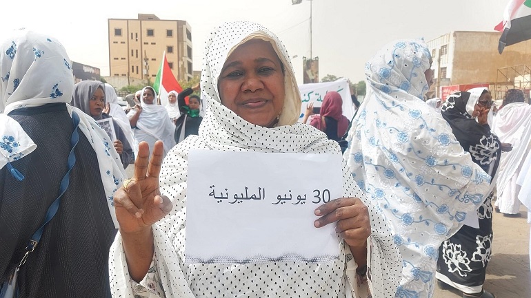 الموكب الأبيض