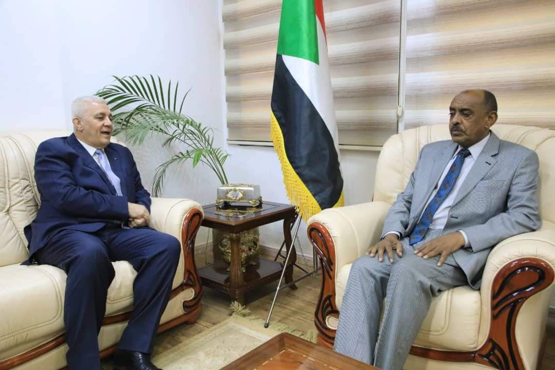 وزير الخارجية والسفير الفلسطيني