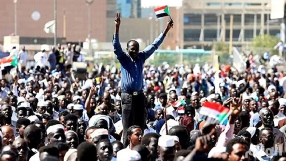 19 العالم.jpg