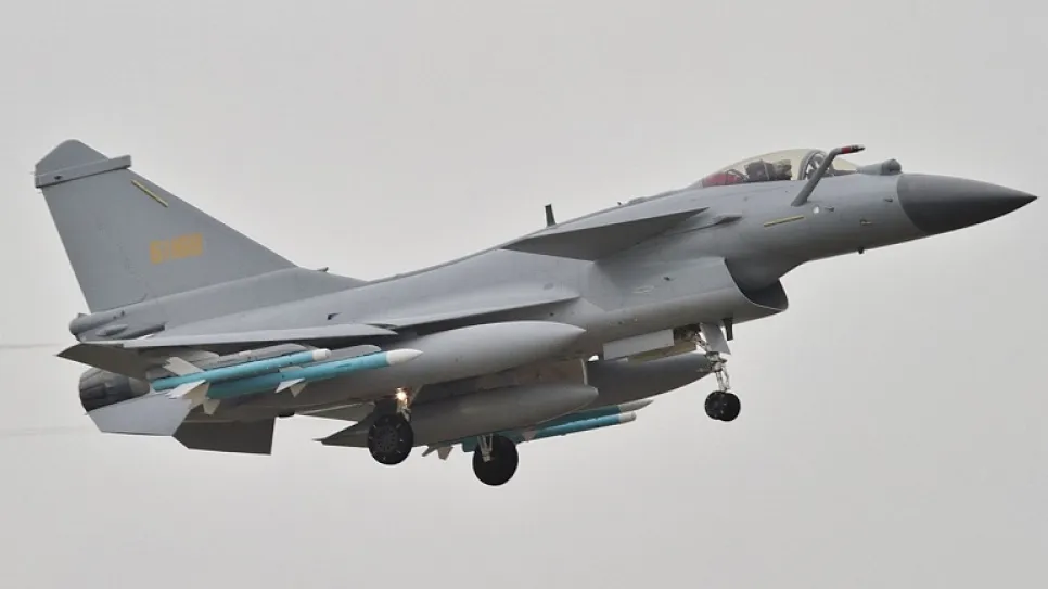 J-10B_with_PL-10_and_PL-12.jpg