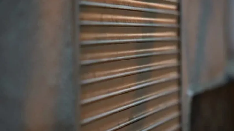 roller-shutters-closed-shop-door-footage-127750312_iconl.jpg