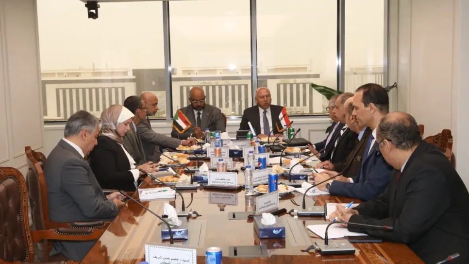 اجتماع مسؤولين سودانيين ومصريين.jpg
