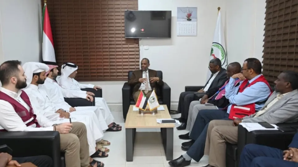 لقاء وزير الصحة مع السفير القطري.jpg