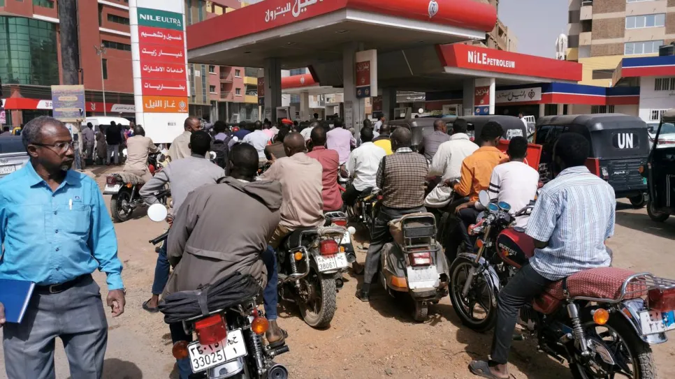 motorists_queue_for_fuel_at_a_fuel_station_in_khartoum_sudan_february_10_2020._reuters.jpg