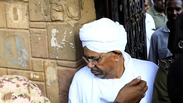 البشير- الحياة.jpeg