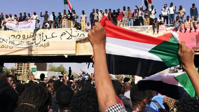 ثورة.jpg