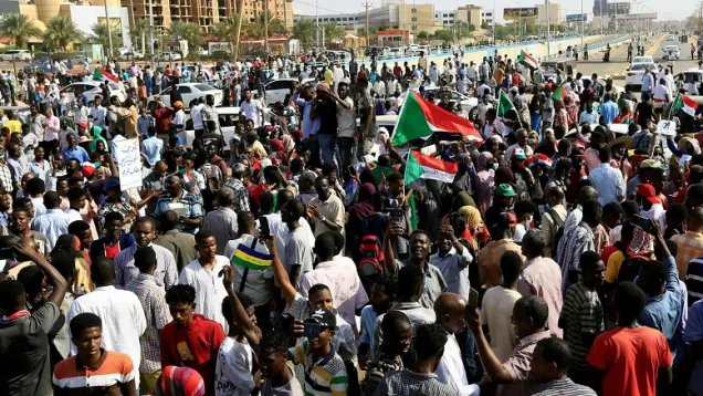 لجنة-أطباء-السودان-المركزية-235-مصابا-خلال-مليونية-25-ديسمبر.jpg