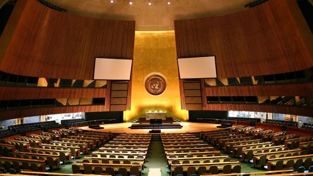 1024px-UN_General_Assembly_hall.jpg