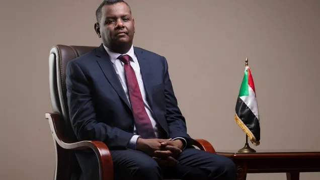 وزير-التجارة-والصناعة-السوداني-مدني-عباس-مدني.jpg