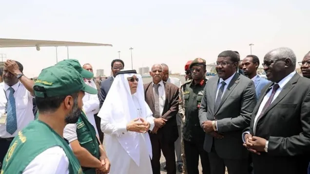 السفير السعودي مع الطاهر حجر.jpeg