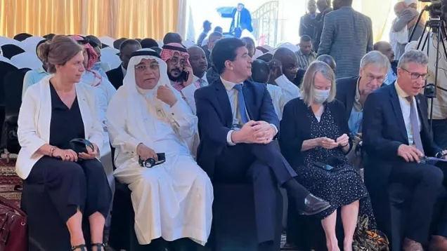 حضور السفراء في ورشة الدستور.jpg