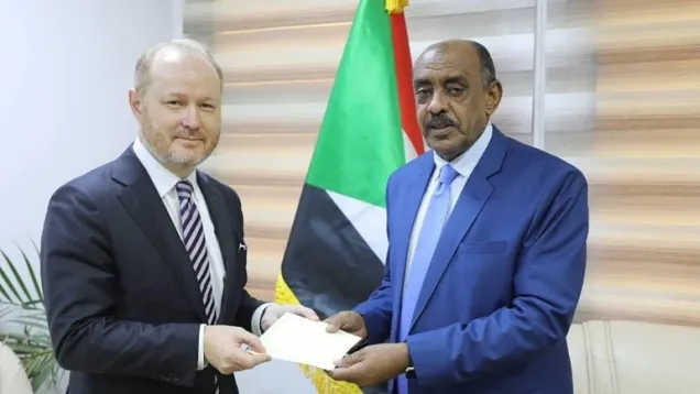 سفير أمريكا ووزير الخارجية السوداني.jpeg