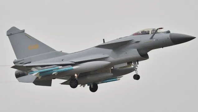 J-10B_with_PL-10_and_PL-12.jpg