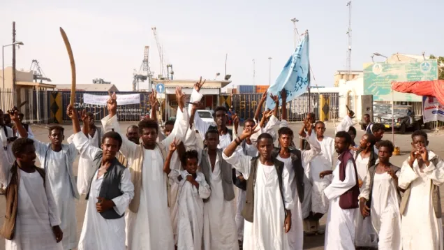 احتجاجات الشرق - إغلاق الموانئ.jpg