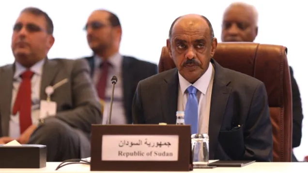 وزير الخارجية علي الصادق.jpg