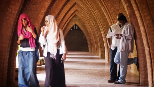 University-Khartoum-Men-Women-Students-Qusai.jpg