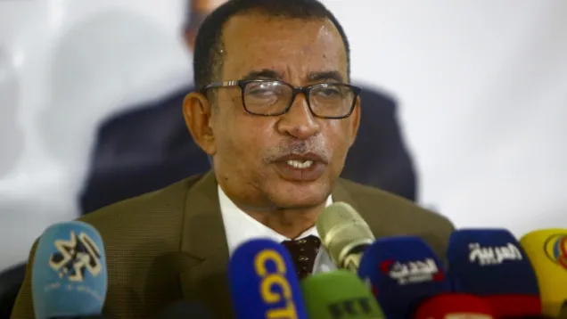 عمر الدقير.jpg