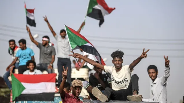 احتجاجات - علم السودان.jpg