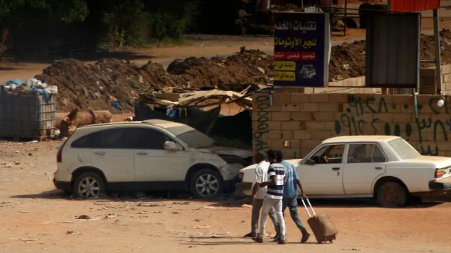 نازحون من الاشتباكات بين الجيش والدعم السريع.jpg