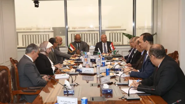 اجتماع مسؤولين سودانيين ومصريين.jpg