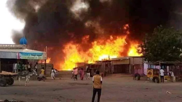 حريق ضخم ناتج عن الصراع المسلح في السودان.jpg