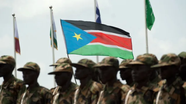 جنود يحملون علم جنوب السودان.jpg