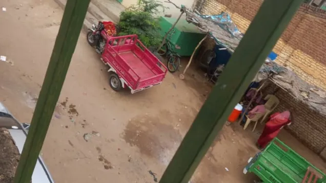 محل بائعة شاي في الأبيض بولاية شمال كردفان.jpg