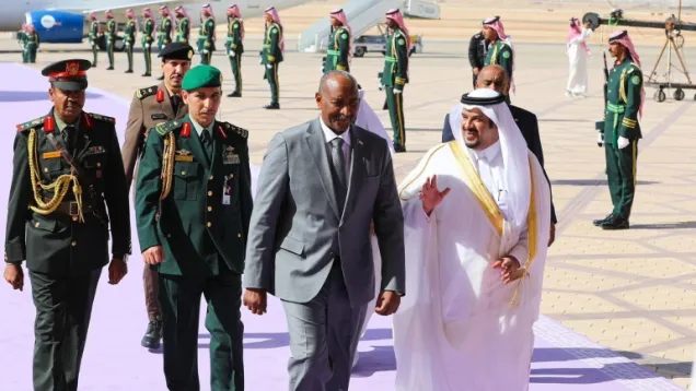 البرهان في الرياض.jpg