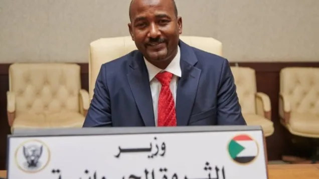 وزير الثروة الحيوانية حافظ إبراهيم.jpg