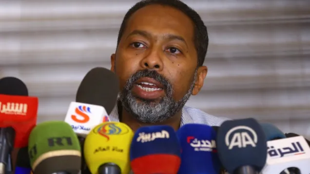 خالد عمر يوسف - القيادي في الحرية والتغيير.jpg