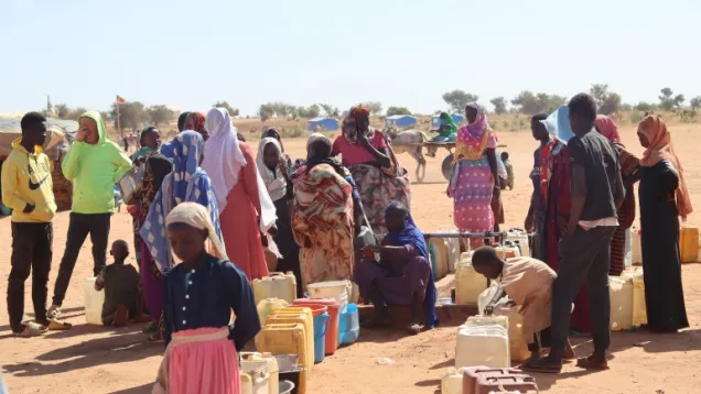 مخيمات اللاجئين السودانيين في تشاد.jpg