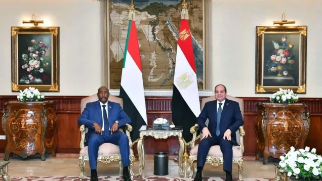 رئيس مجلس السيادة الانتقالي عبدالفتاح البرهان والرئيس المصري عبدالفتاح السيسي.jpg