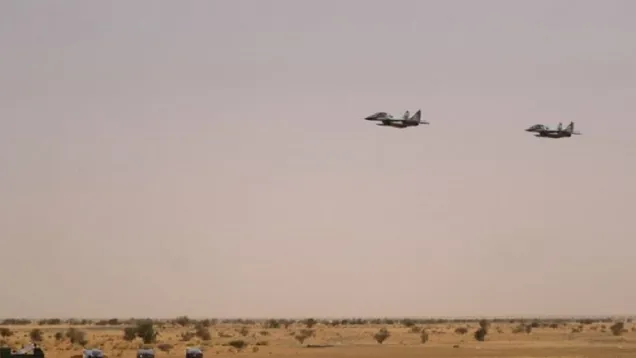 طيران حربي.jpg