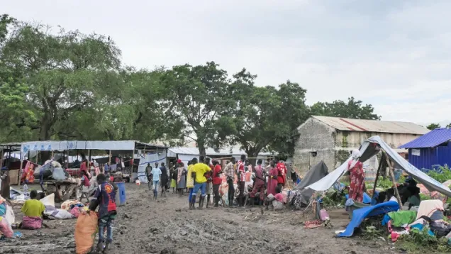 مركز عبور في جنوب السودان.jpg