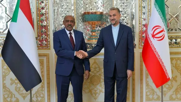 وزير الخارجية السوداني ونظيره الإيراني.jpg