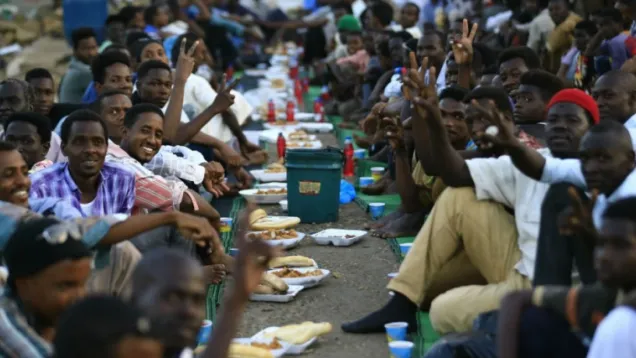 إفطار جماعي في العاصمة السودانية الخرطوم.jpg