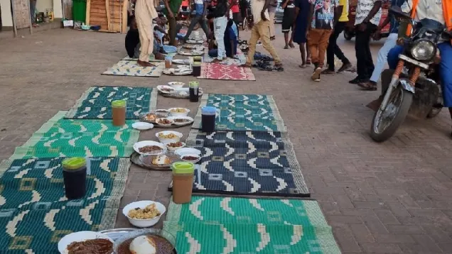 إفطار جماعي للسودانيين في أوغندا.jpg