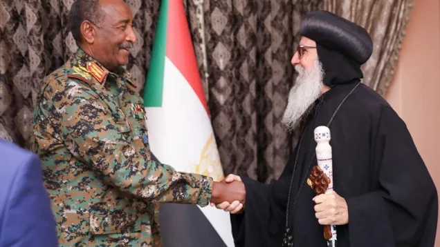 لقاء البرهان مع أسقف الكنيسة.jpeg