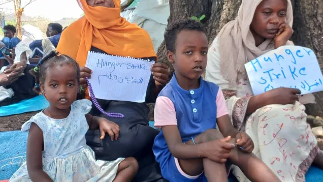 إضراب لاجئين سودانيين في إثيوبيا عن الطعام.jpg