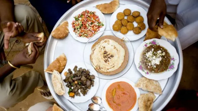 المطبخ السوداني.. وعادات وتقاليد تعد من آداب المائدة_0.jpg