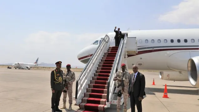 البرهان مغادرًا إلى نيويورك.jpg
