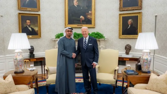 بايدن وبن زايد.jpg