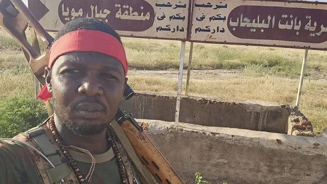 جندي بالقوات المسلحة السودانية في منطقة جبل موية.jpg