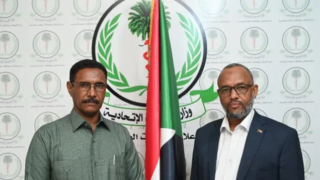 وزير الصحة ووالي ولاية كسلا.jpg