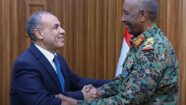 وزير الخارجية المصري والبرهان.jpg